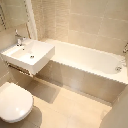 Lower Baggot Street Apartment *