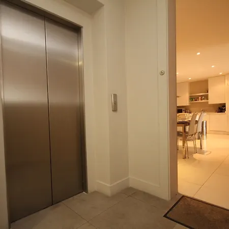 Apartment Lower Baggot Street