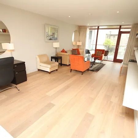 Lower Baggot Street Apartment *