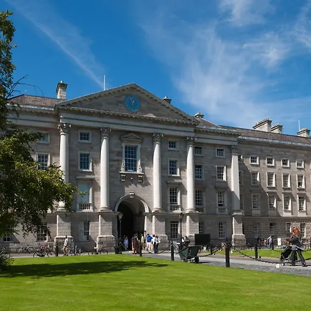 Lower Baggot Street Apartment *